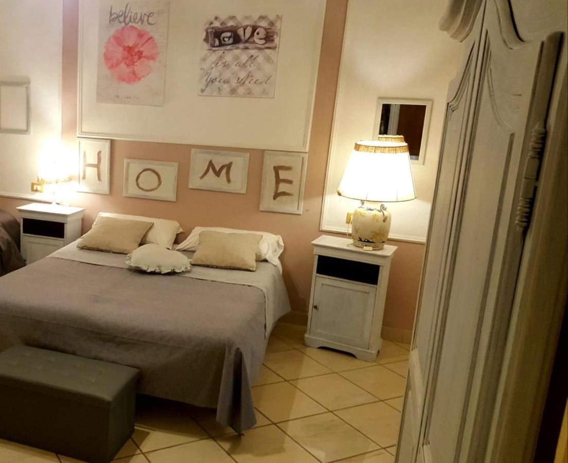 B&B Napoli Centrale Room&Jacuzzi Bagian luar foto